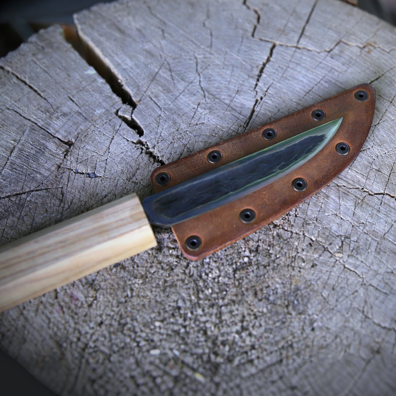 Yakut-Messer mit flachen Eschengriff