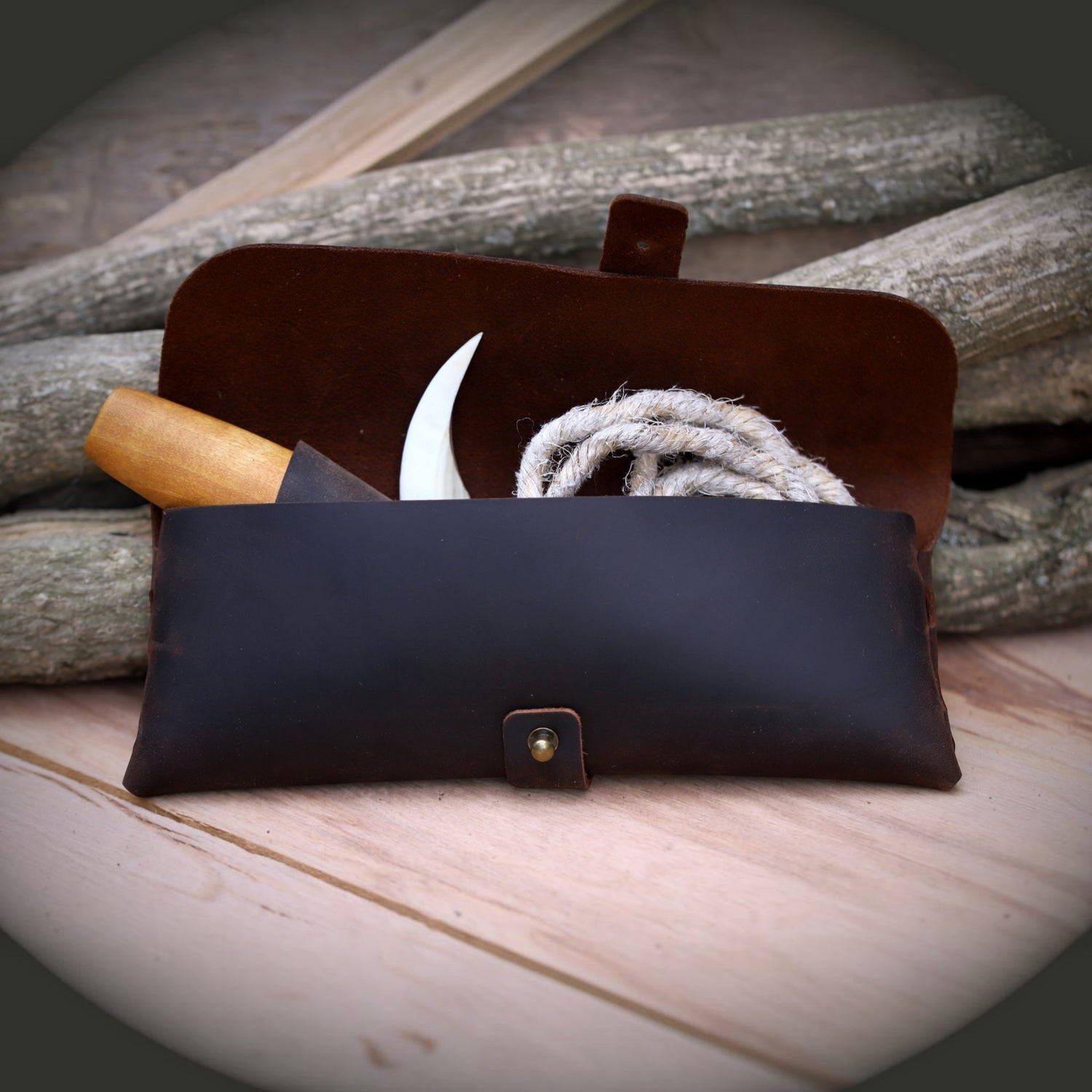 Nahtloses Lederetui für Outdoor & Bushcraft (M, L, XL) – Silent Bushcraft