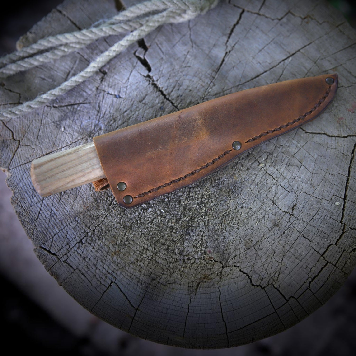 Yakut-Messer mit flachen Eschengriff