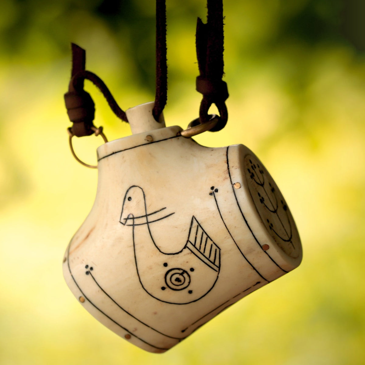 shaker à épices antique en bois de cerf