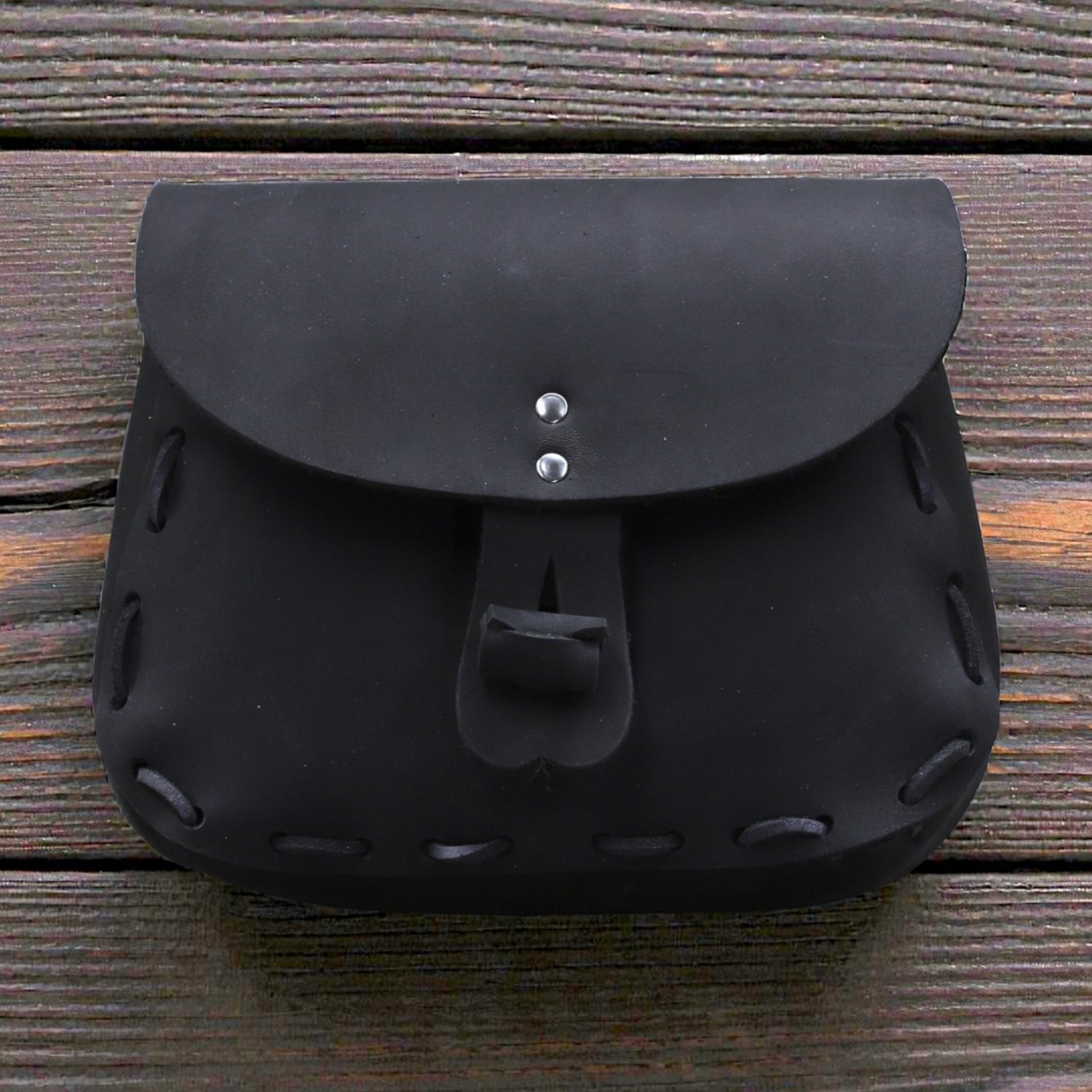 Leder-Gürteltasche mit Riemennaht