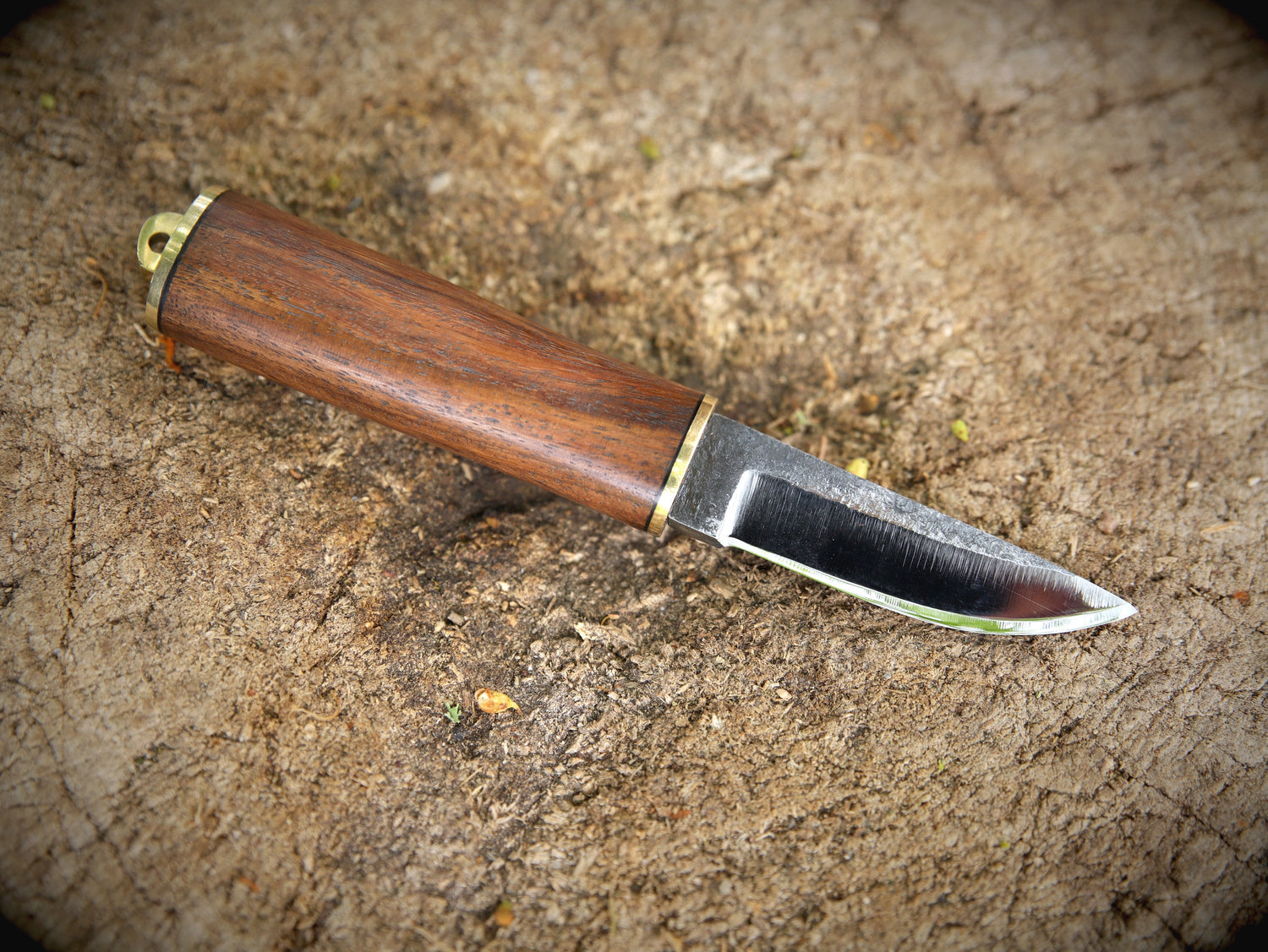 Puukko with leather sheath