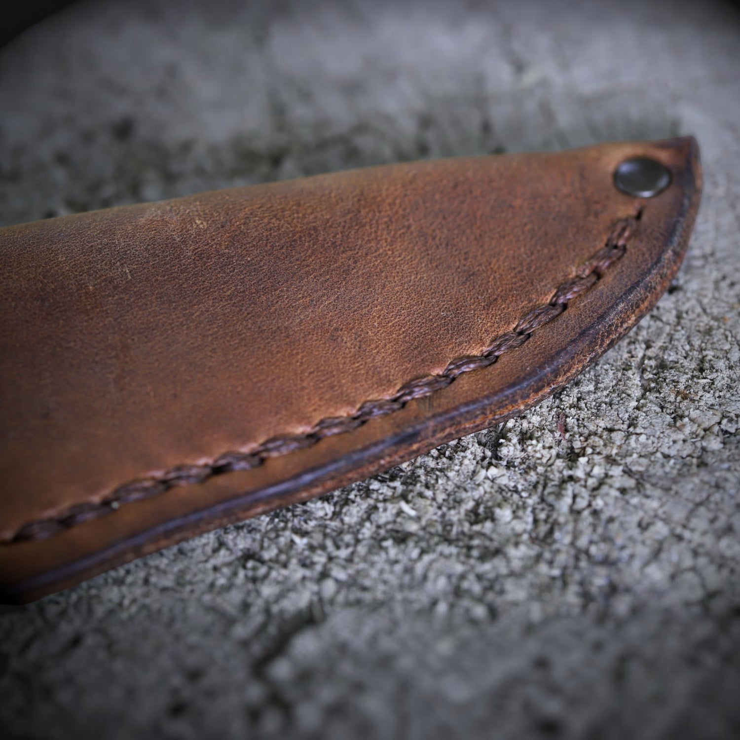 Yakut-Messer mit eckigen Eschengriff