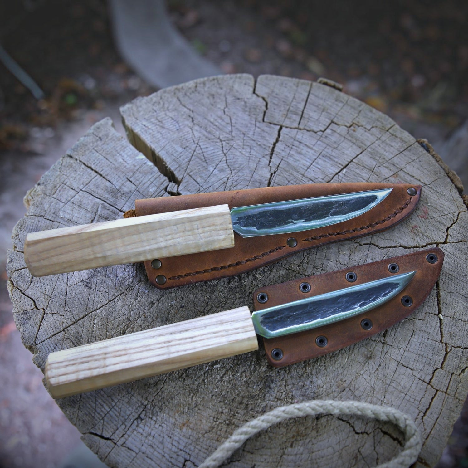 Yakut-Messer mit flachen Eschengriff
