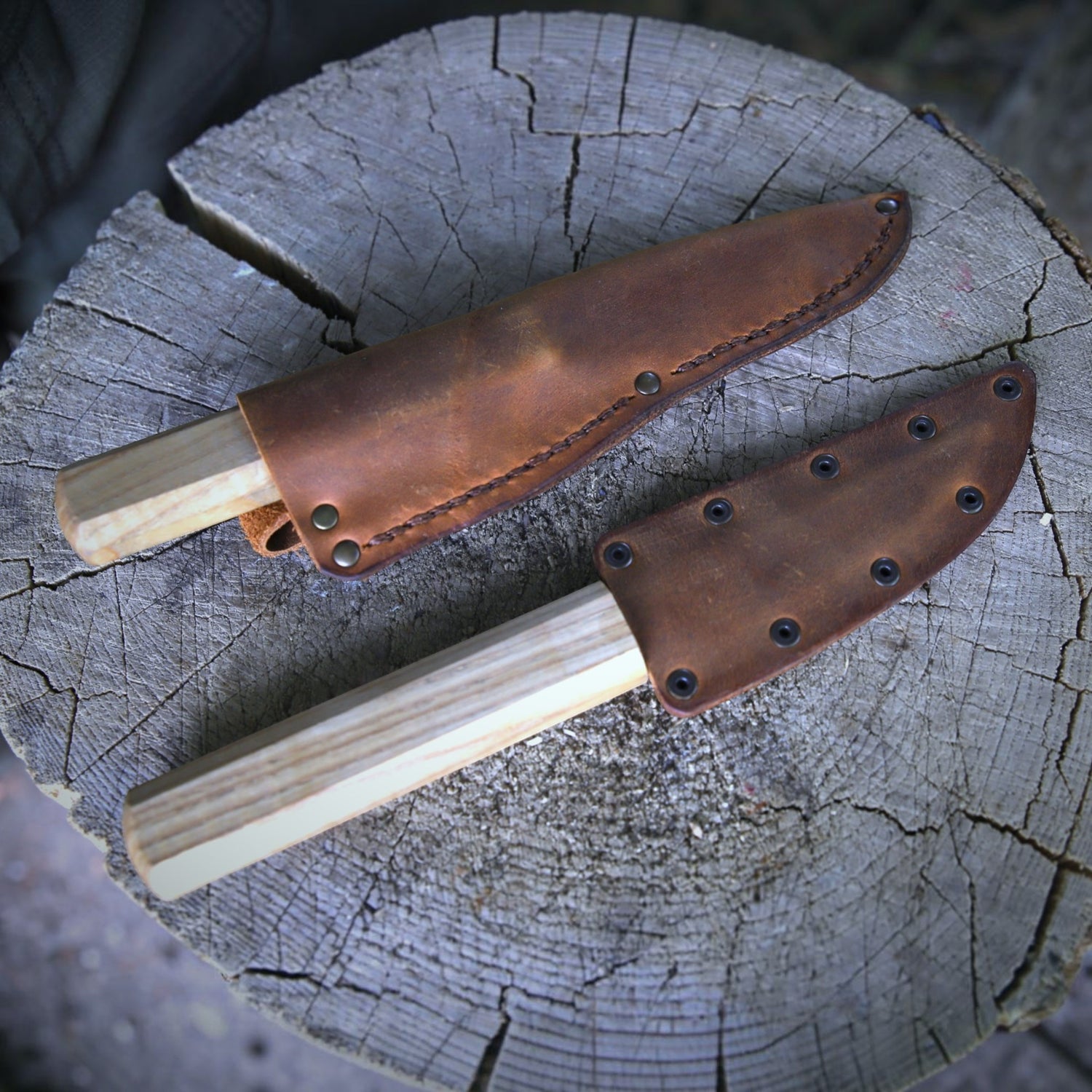 Yakut-Messer mit flachen Eschengriff