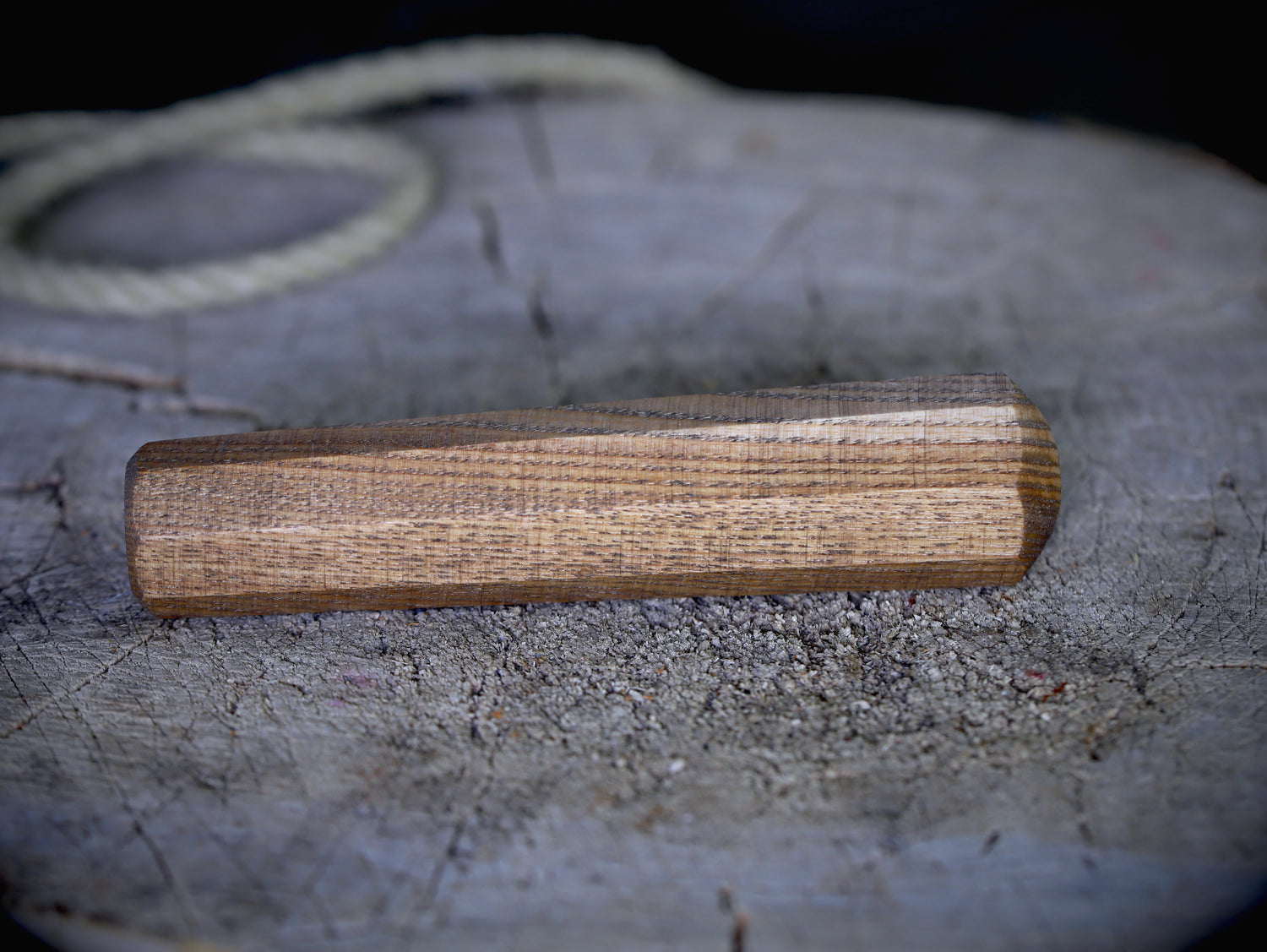 Holzgriff aus Esche (Messer.-, Werkzeugbau)