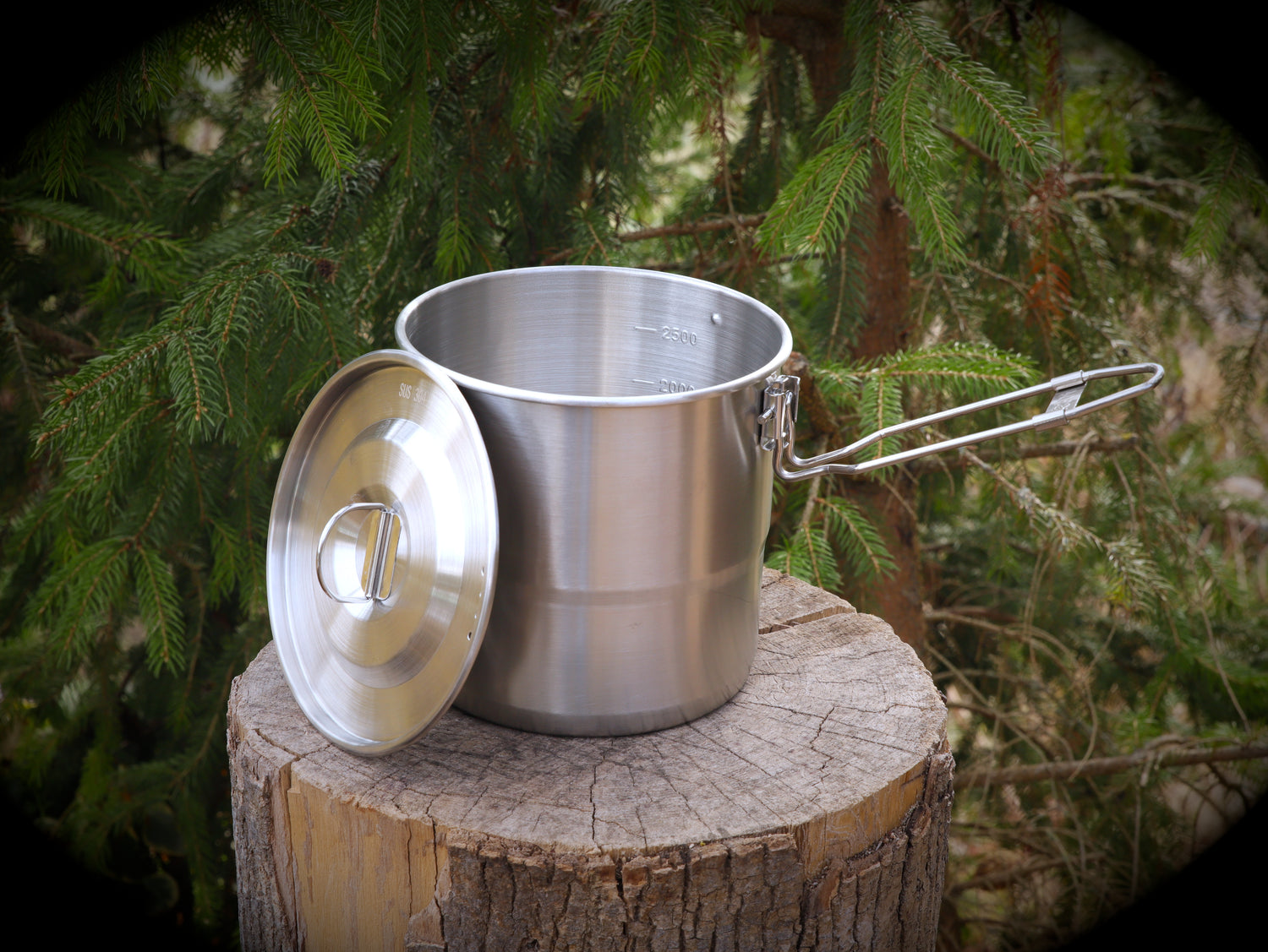 Bushcraft Edelstahl-Topf 2,5L – Robuster Outdoor-Kochtopf mit Siebdeckel & Klappgriff