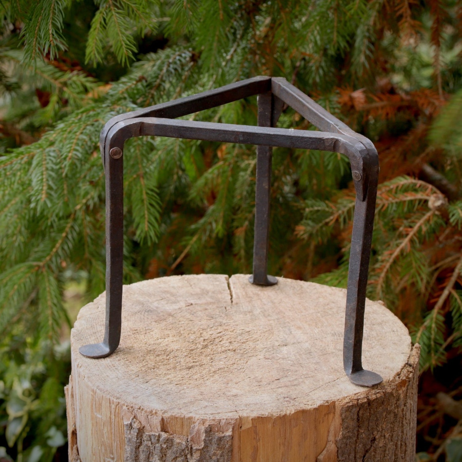Geschmiedeter Pfannenknecht (hoch)
