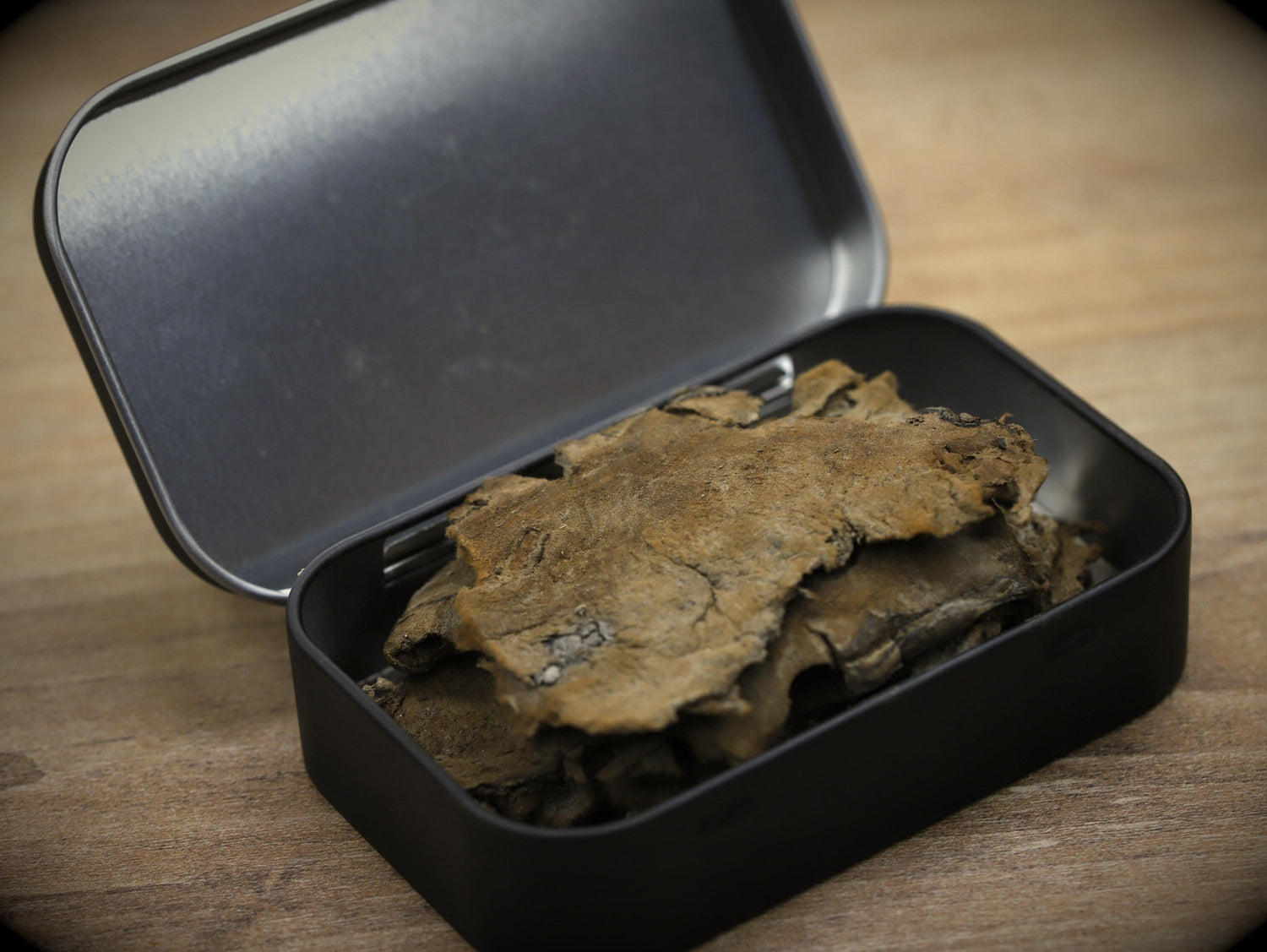 Tinder sponge (10g in tin can)