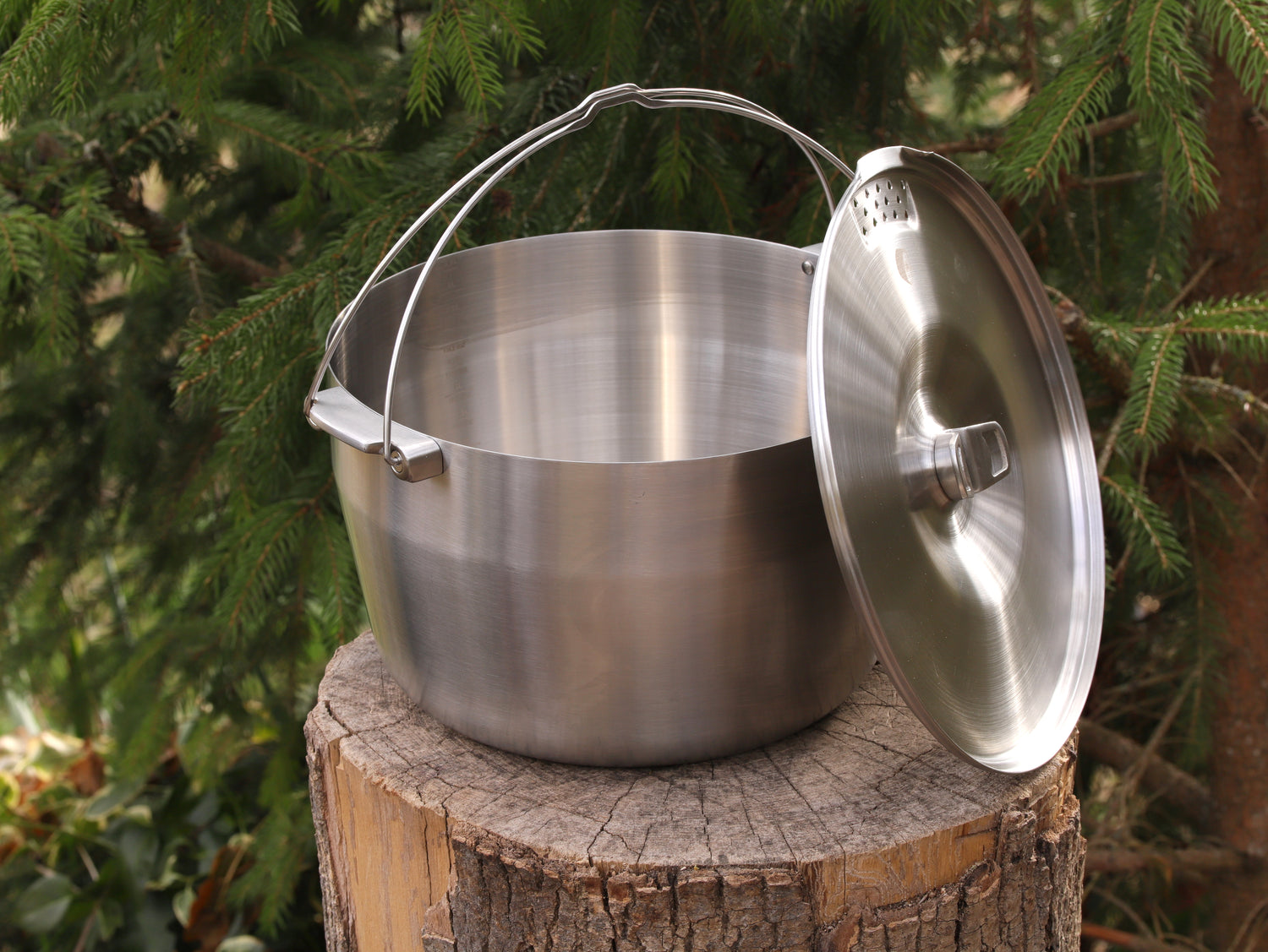 Bushcraft Edelstahltopf 5L mit Deckel – Robuster Lagerfeuertopf für 6 Personen