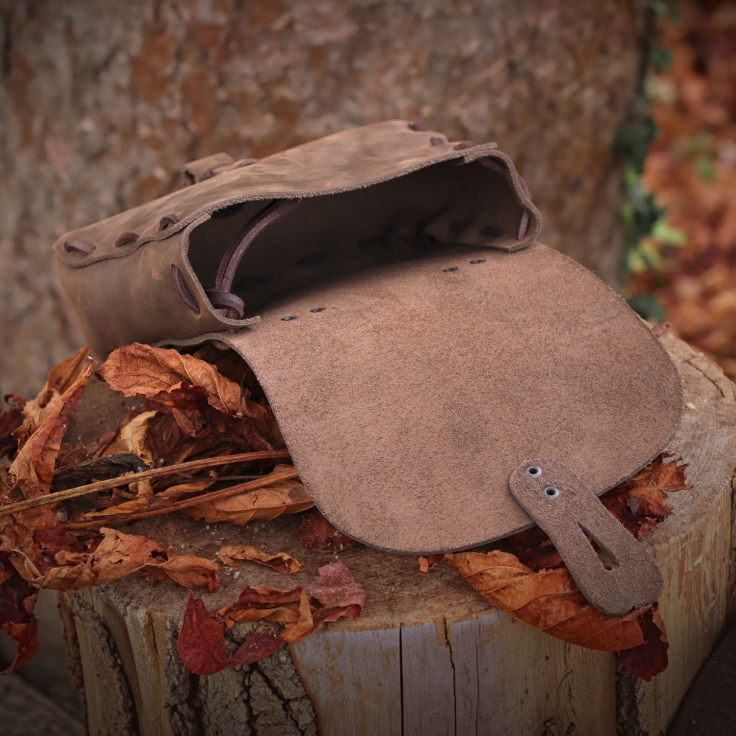 Leder-Gürteltasche mit Riemennaht