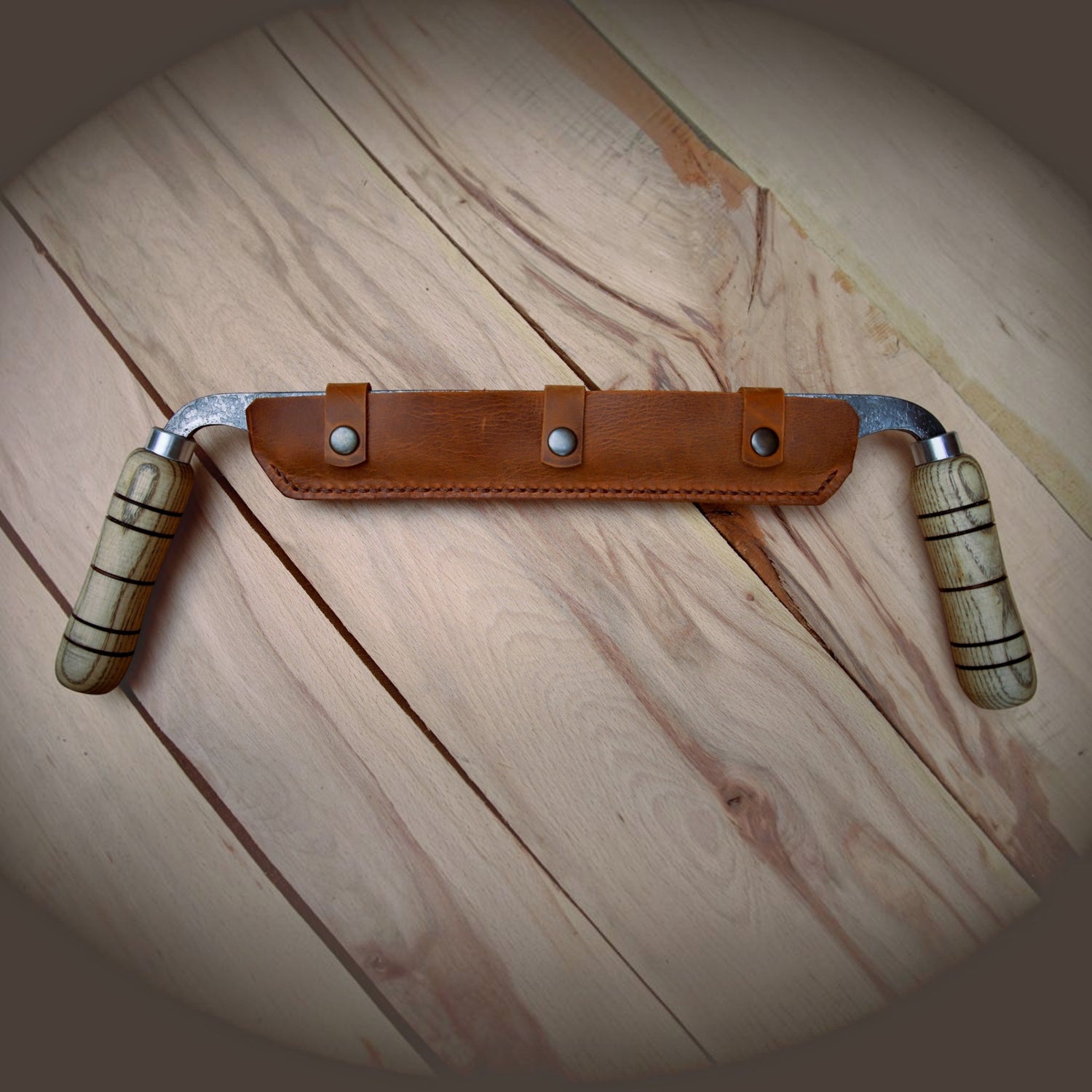 Handgeschmiedetes Ziehmesser mit Eschengriff (23 cm)