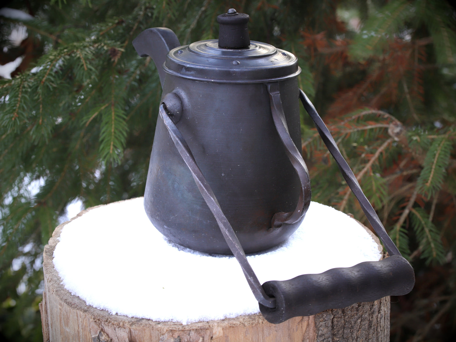 Handgeschmiedete Lagerkanne 1L - Stahlkanne für Bushcraft & Feuer