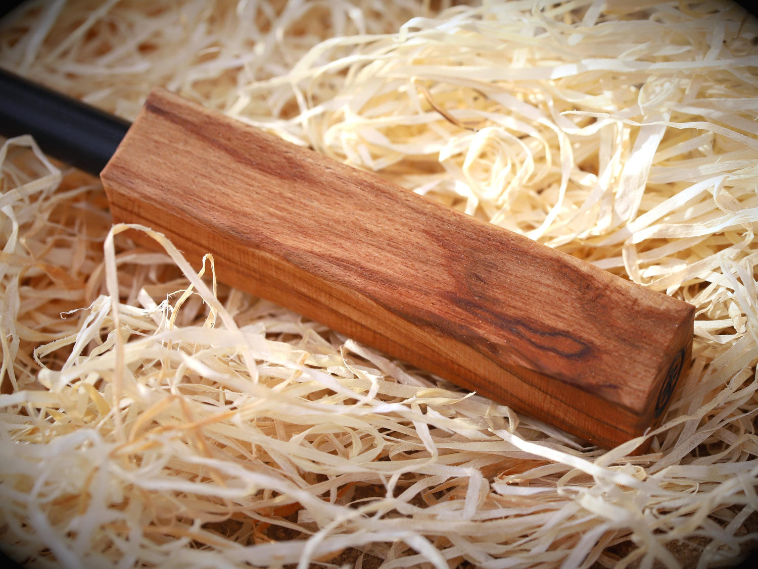 XXXL fire steel with beechwood handle