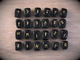 Runensteine aus schwarzen Obsidian