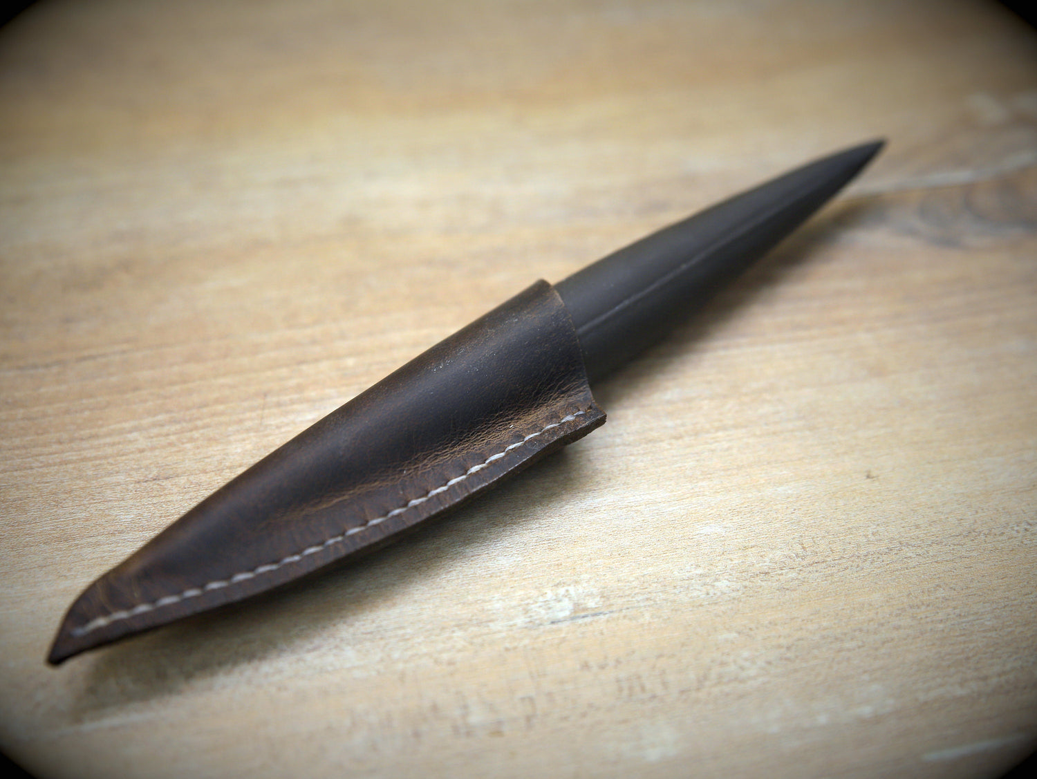 round whetstone (for spoon carvers)