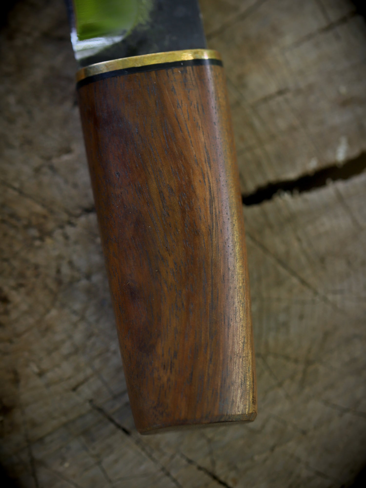 Neck-Knife mit Lederscheide
