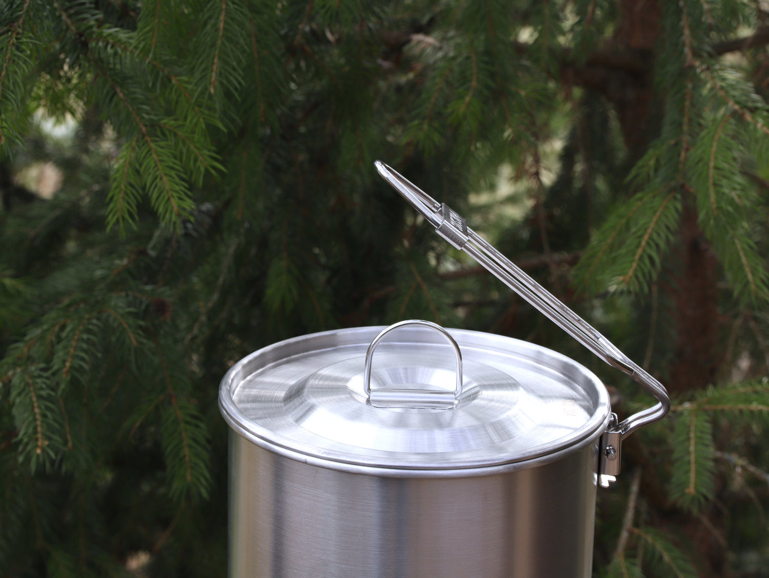 Bushcraft Edelstahl-Topf 2,5L – Robuster Outdoor-Kochtopf mit Siebdeckel & Klappgriff