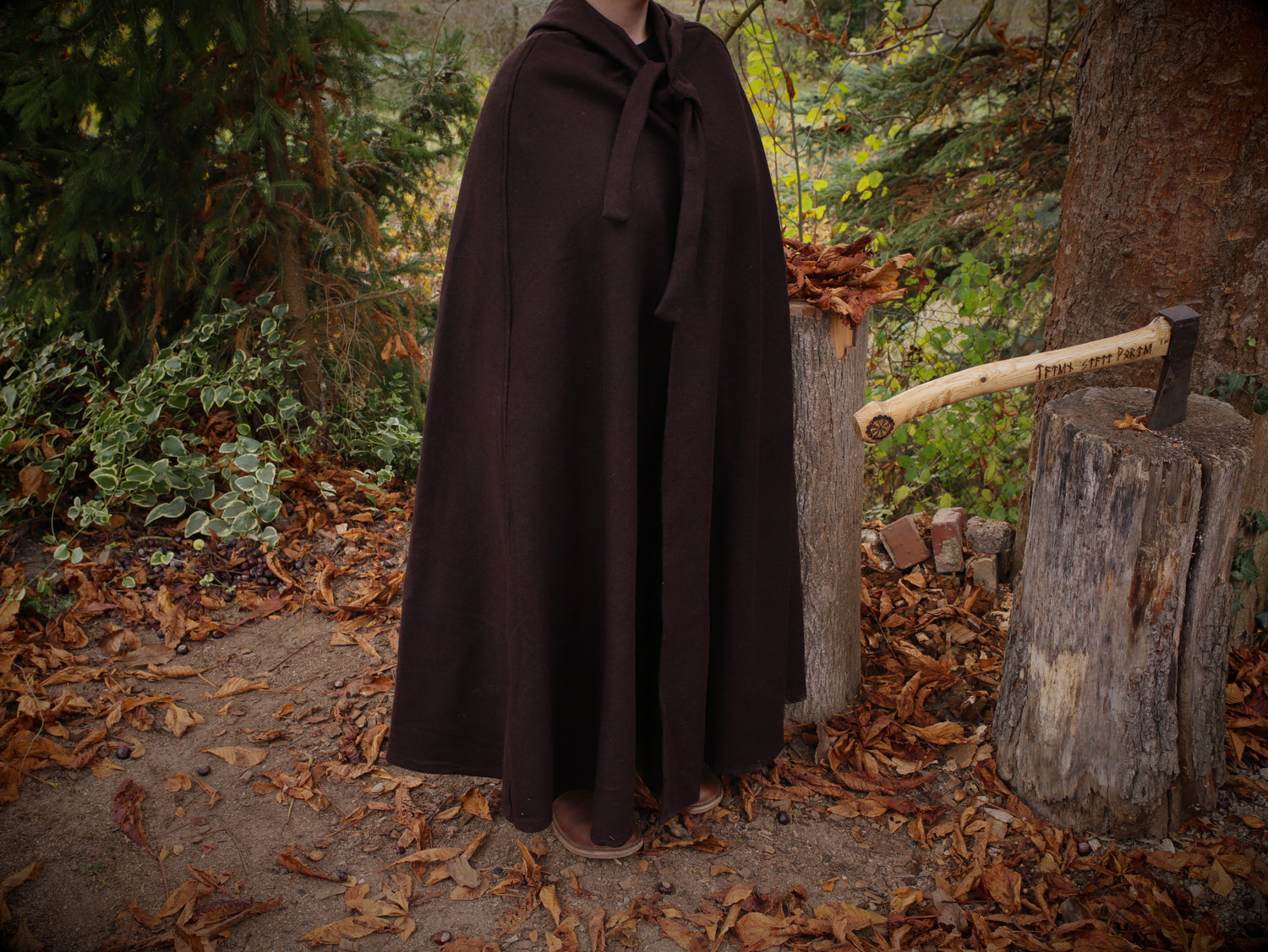 schwerer Waldläufer-Wollumhang