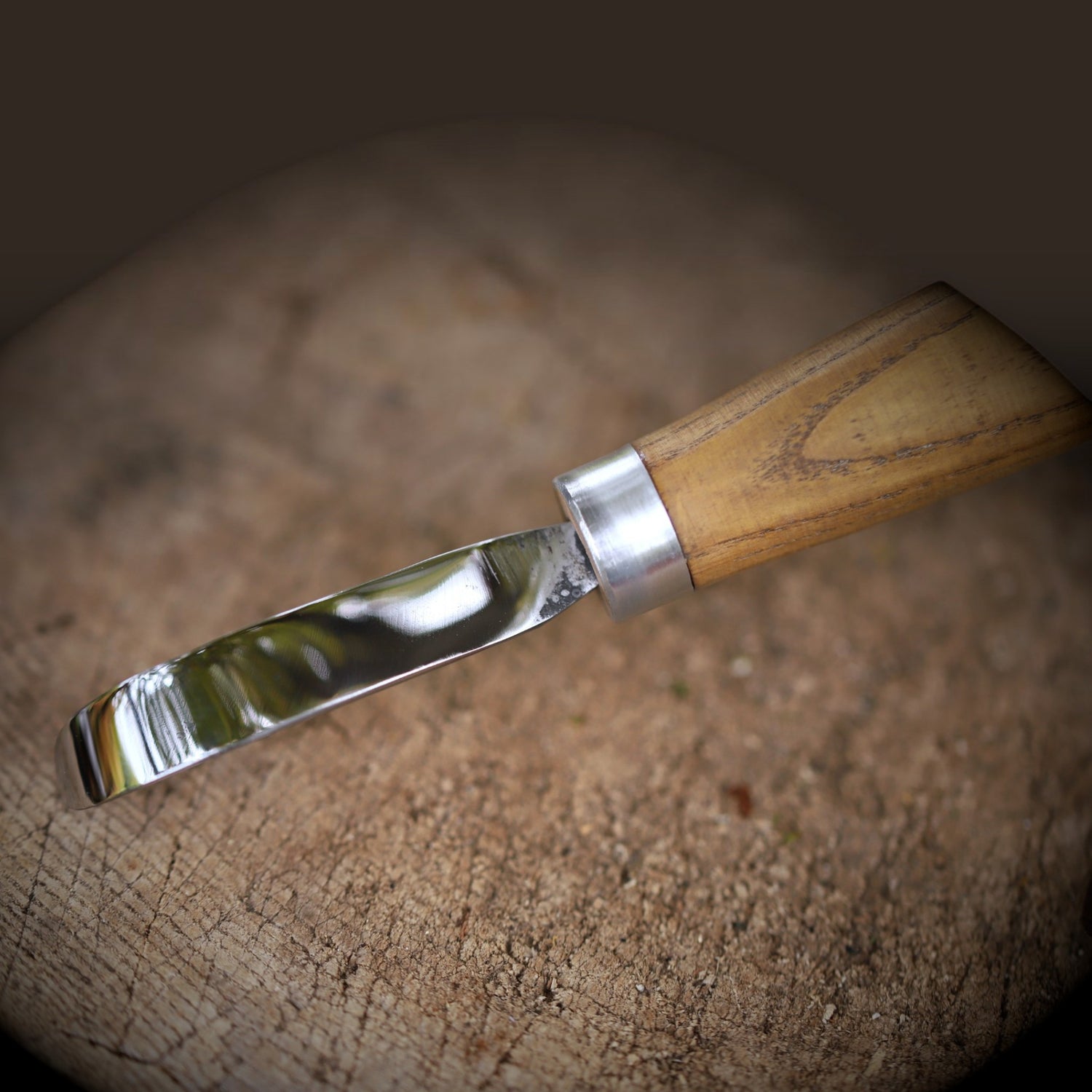 Handgeschmiedetes Löffelmesser mit langem Griff