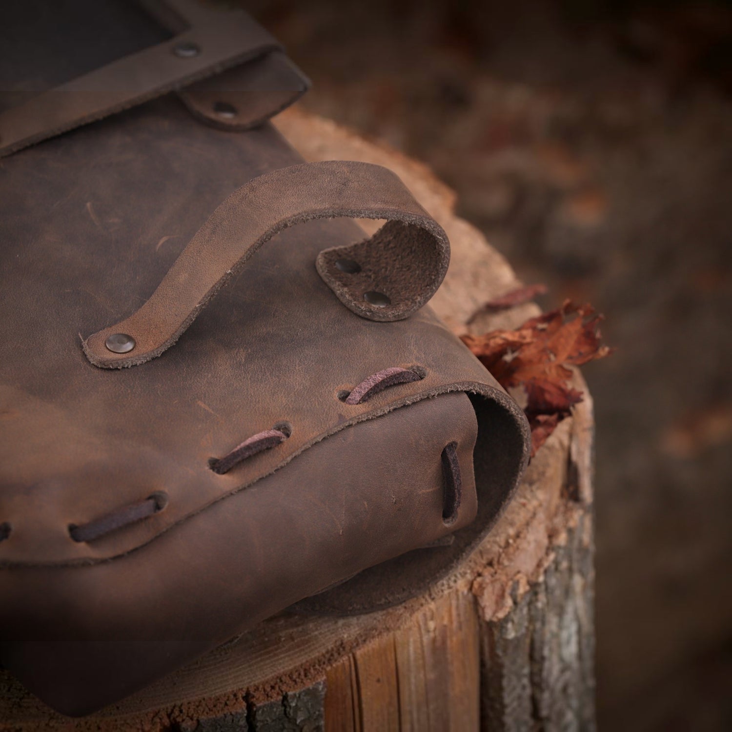 Leder-Gürteltasche mit Riemennaht