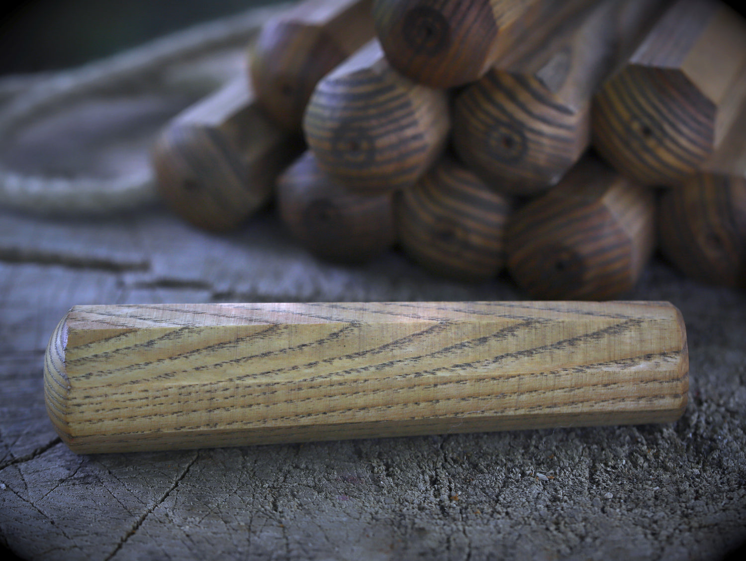 Holzgriff aus Esche (Messer.-, Werkzeugbau)