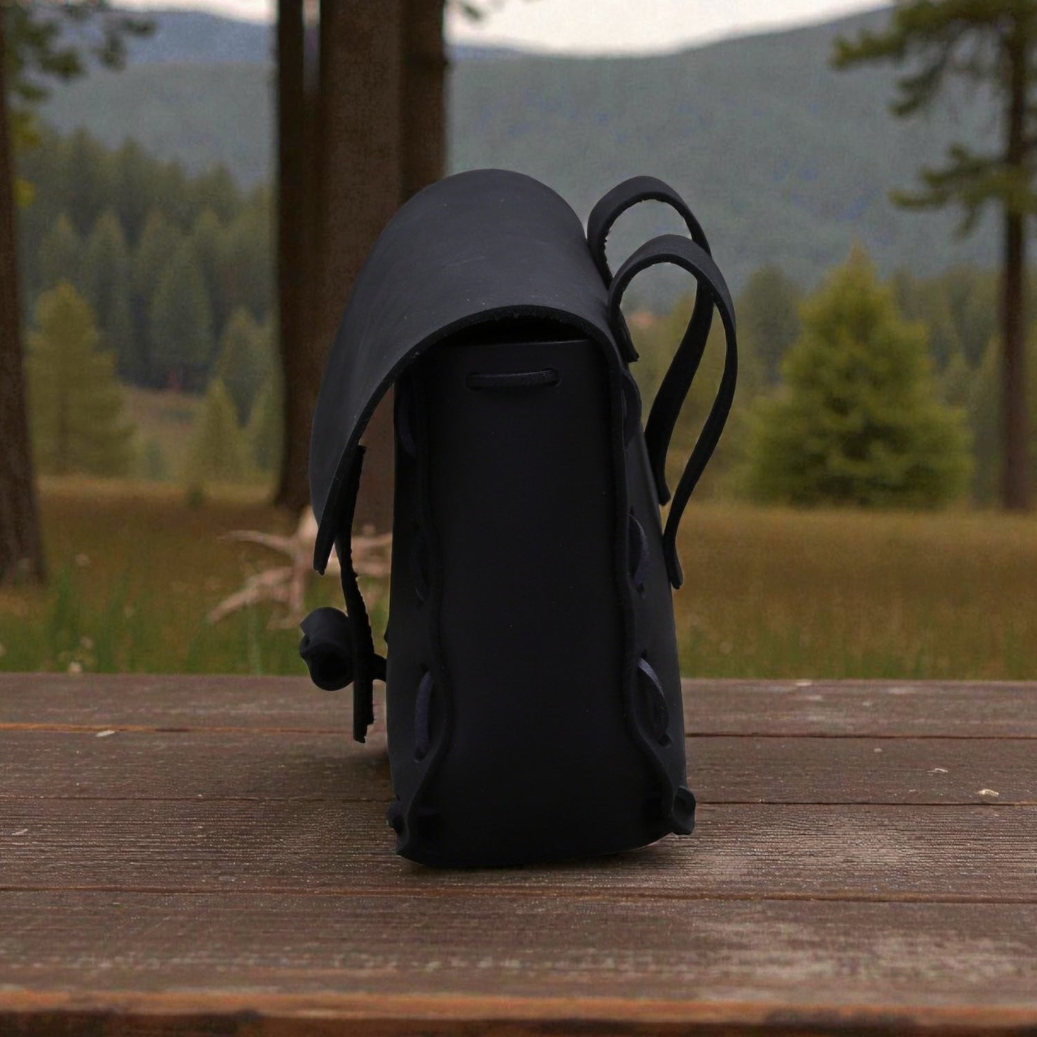 Leder-Gürteltasche mit Riemennaht