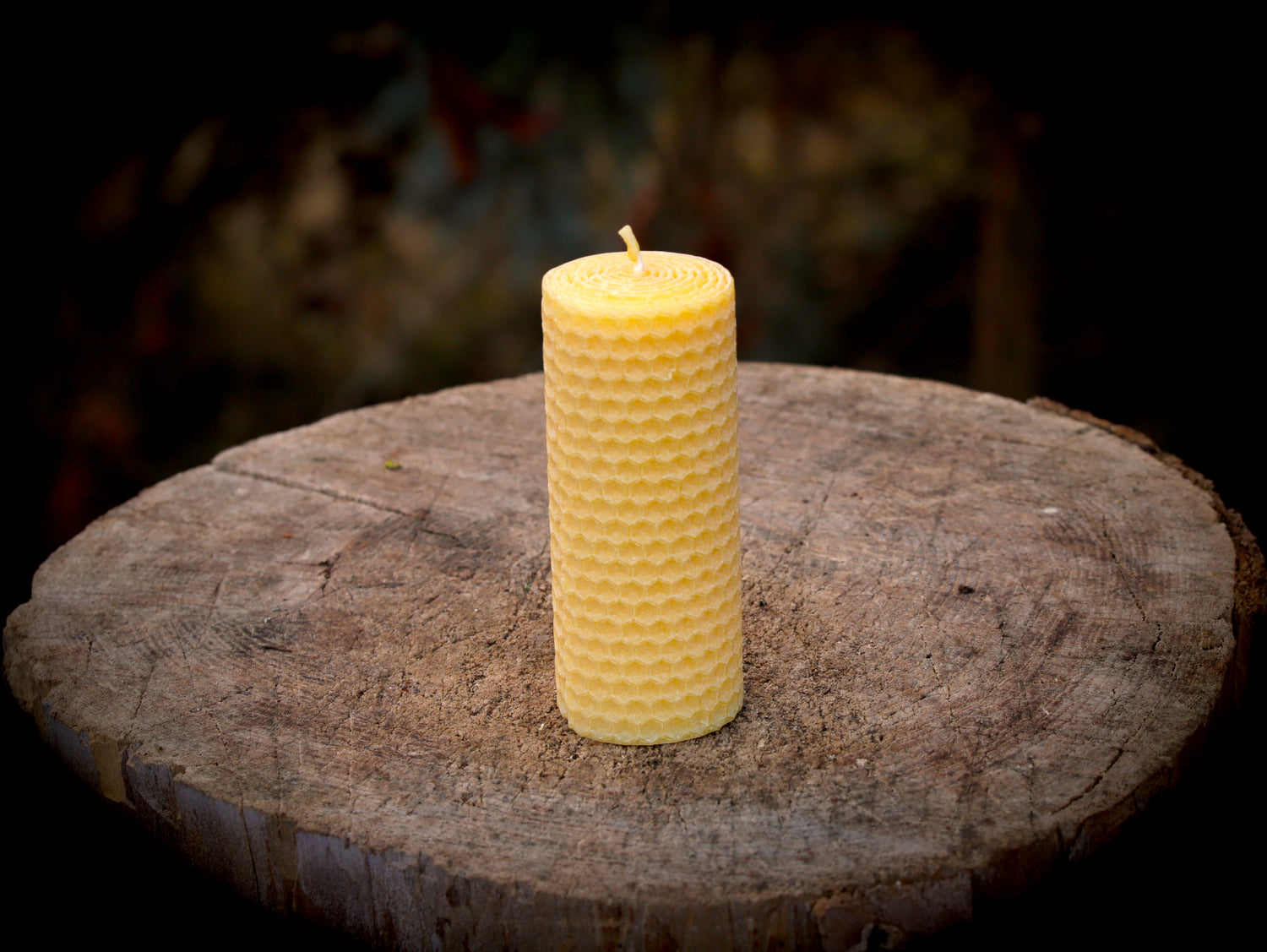 handgerollte Bienenwachskerze