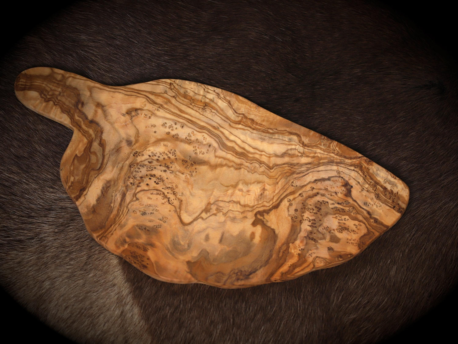 rustikales Holzbrettchen (Maserholz Olive)