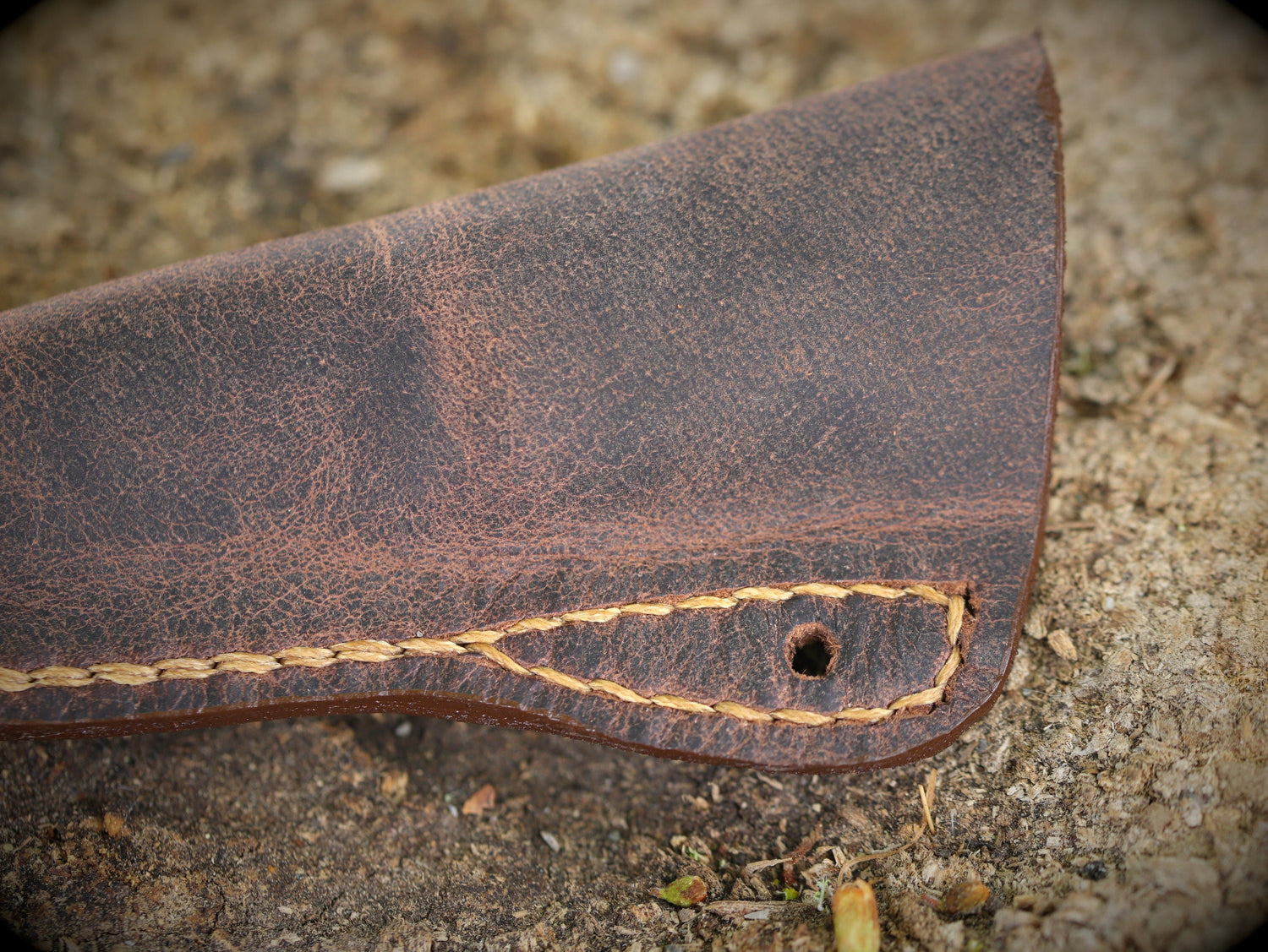 Puukko mit Lederscheide