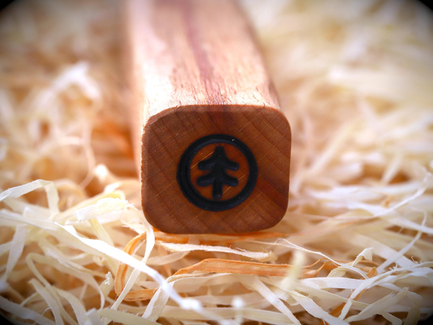 XXXL fire steel with beechwood handle